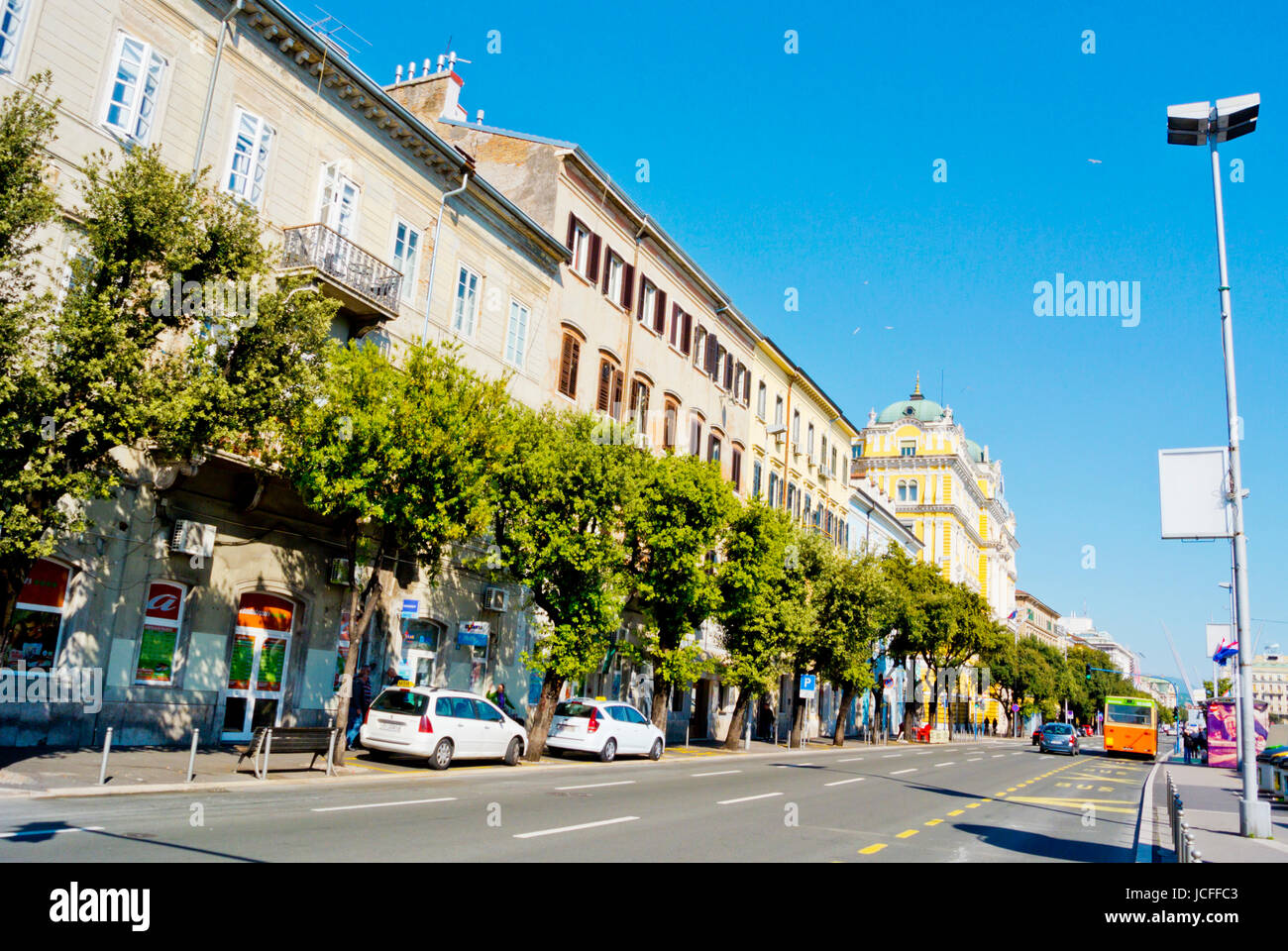 Riva, Main Street, che corre lungo la zona del porto, Rijeka, baia di Kvarner, Croazia Foto Stock