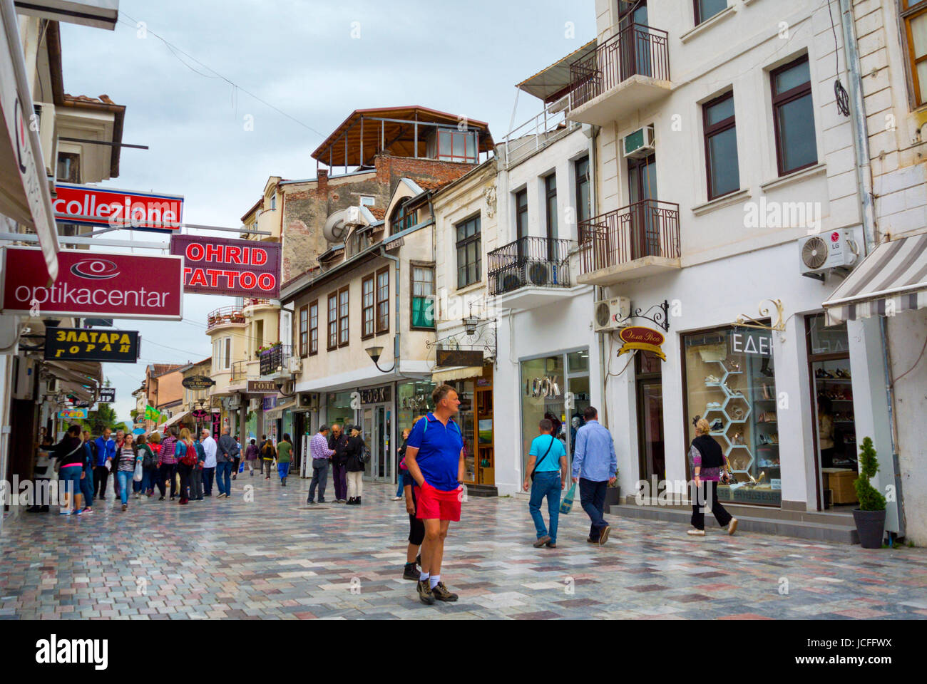 Bulevar Sveti Kliment Ohridski, Main Street di San Clemente di Ohrid Ohrid Macedonia Foto Stock