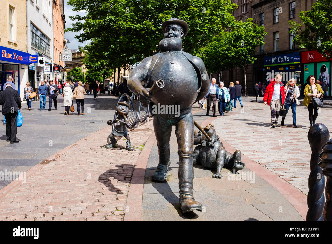Statua di carattere comico Desperate Dan nel centro di Dundee, Scozia Foto Stock