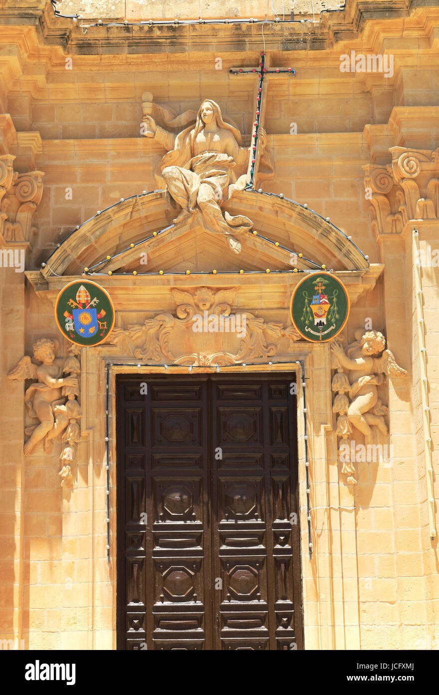 La facciata della basilica della Visitazione chiesa, Gharb, isola di Gozo, Repubblica di Malta Foto Stock