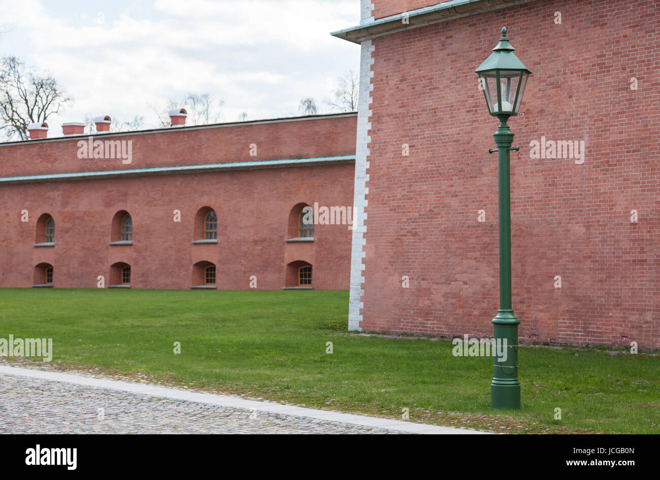 Lanterna contro la parete Pietro tenda della fortezza di Pietro e Paolo a San Pietroburgo Foto Stock