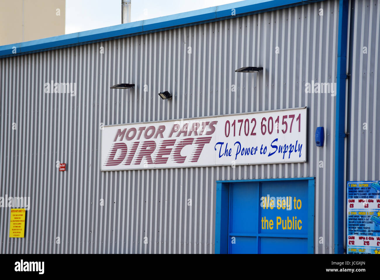 Motor Parts Direct magazzino dei fornitori di ricambi per motori a Sutton Road, Southend on Sea, Essex. Cartello Foto Stock