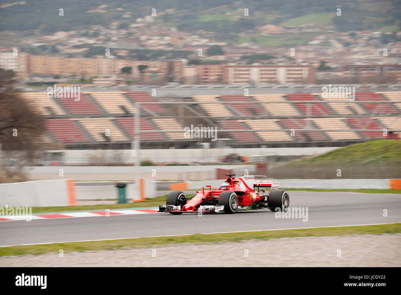 Kimi Raikkonen, driver del team Ferrari in azione durante il secondo giorno della prova di Formula 1 sul circuito di Catalunya. Foto Stock