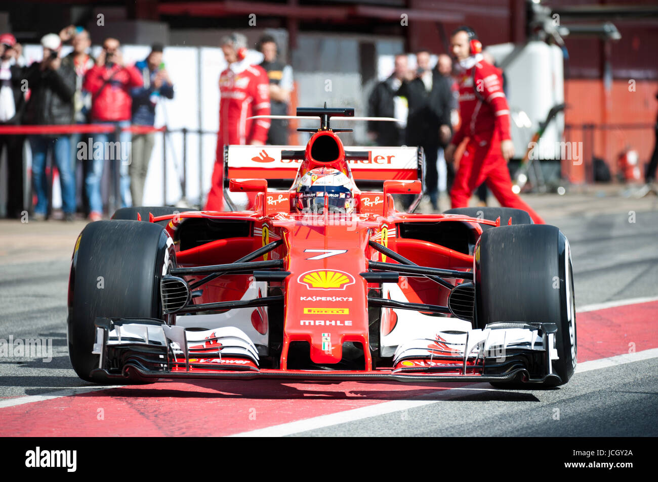 Kimi Raikkonen, driver del team Ferrari in azione durante il secondo giorno della prova di Formula 1 sul circuito di Catalunya. Foto Stock