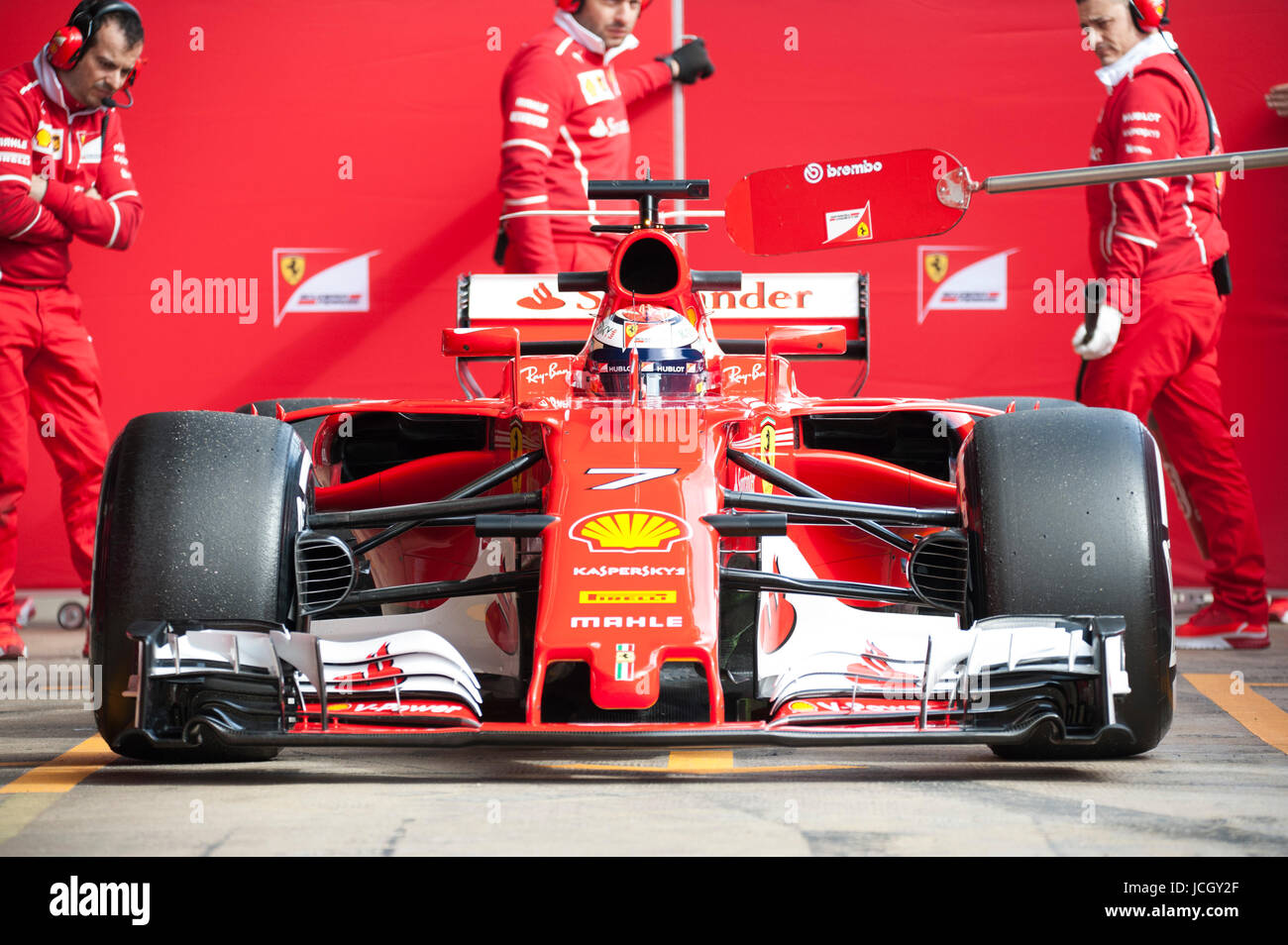 Kimi Raikkonen, driver del team Ferrari in azione durante il secondo giorno della prova di Formula 1 sul circuito di Catalunya. Foto Stock