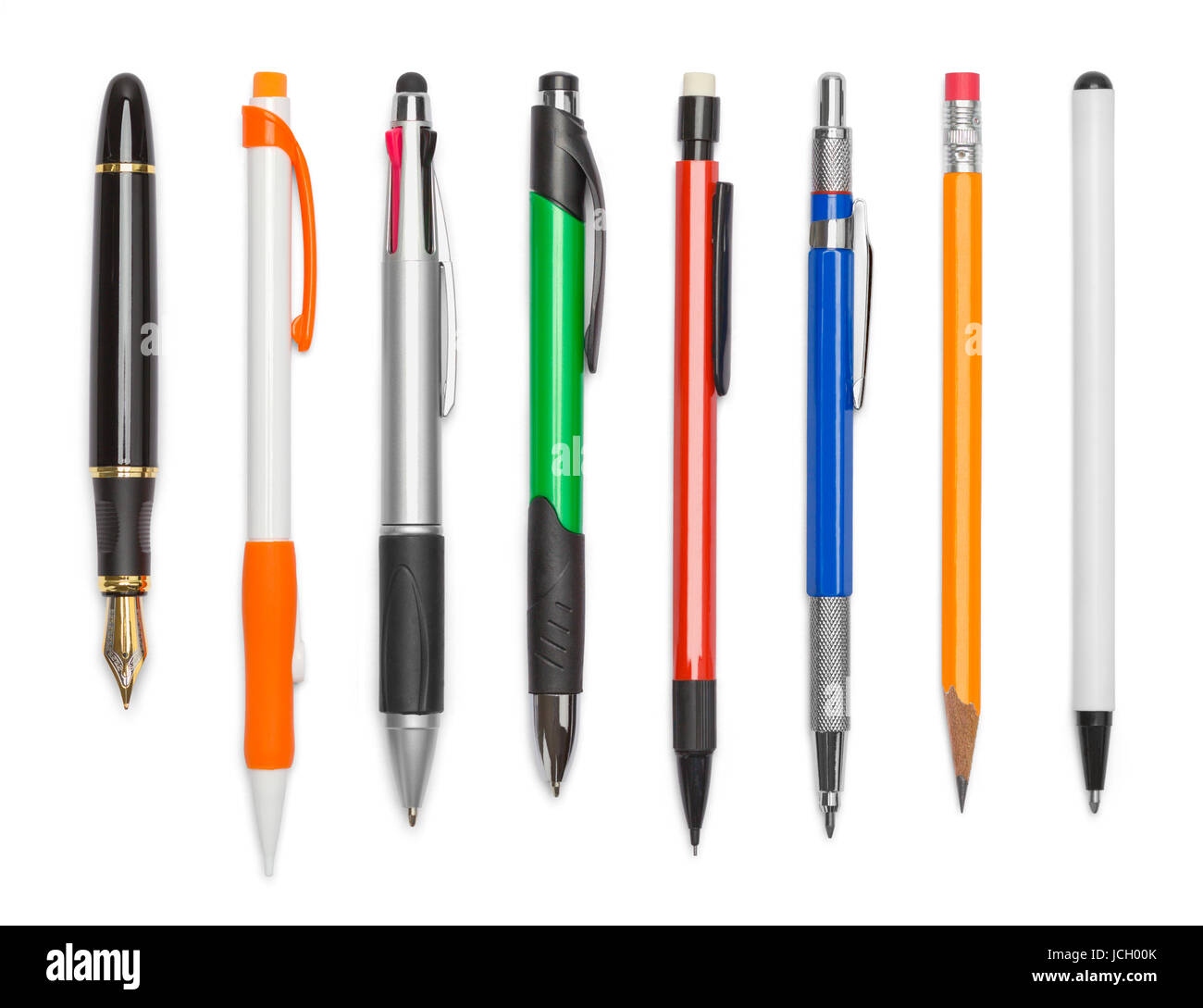 Varie Penne e matite isolati su sfondo bianco. Foto Stock