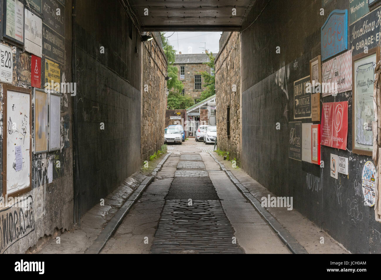 La corsia di nascosto, comunità di artisti e di monolocali, Argyle Street, Finnieston, Glasgow, Scotland, Regno Unito Foto Stock