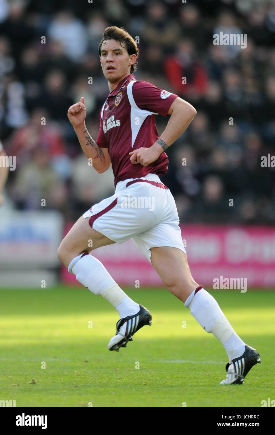 RUBEN PALAZUELOS CUORE DI MIDLOTHIAN FC HEARTS V HIBERNIAN TYNECASTLE, Edimburgo, Inghilterra 07 novembre 2009 GAA3037 ATTENZIONE! Questa fotografia può essere utilizzata solo per il giornale e/o rivista scopi editoriali. Non può essere utilizzata per, Internet/uso Online né per le pubblicazioni riguardanti 1 player, 1 Club o 1 CONCORRENZA, senza autorizzazione scritta da parte di Football DataCo Ltd. Per qualsiasi domanda, contattare Football DataCo Ltd il +44 (0) 207 864 9121 Foto Stock