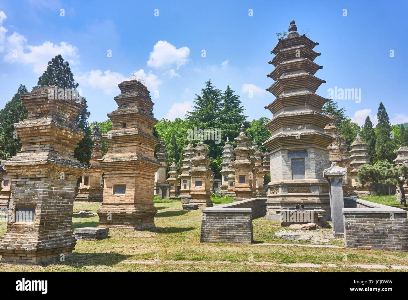 Pagoda Forest Cemetery, Tempio Shaolin, nella provincia di Henan, Cina Foto Stock