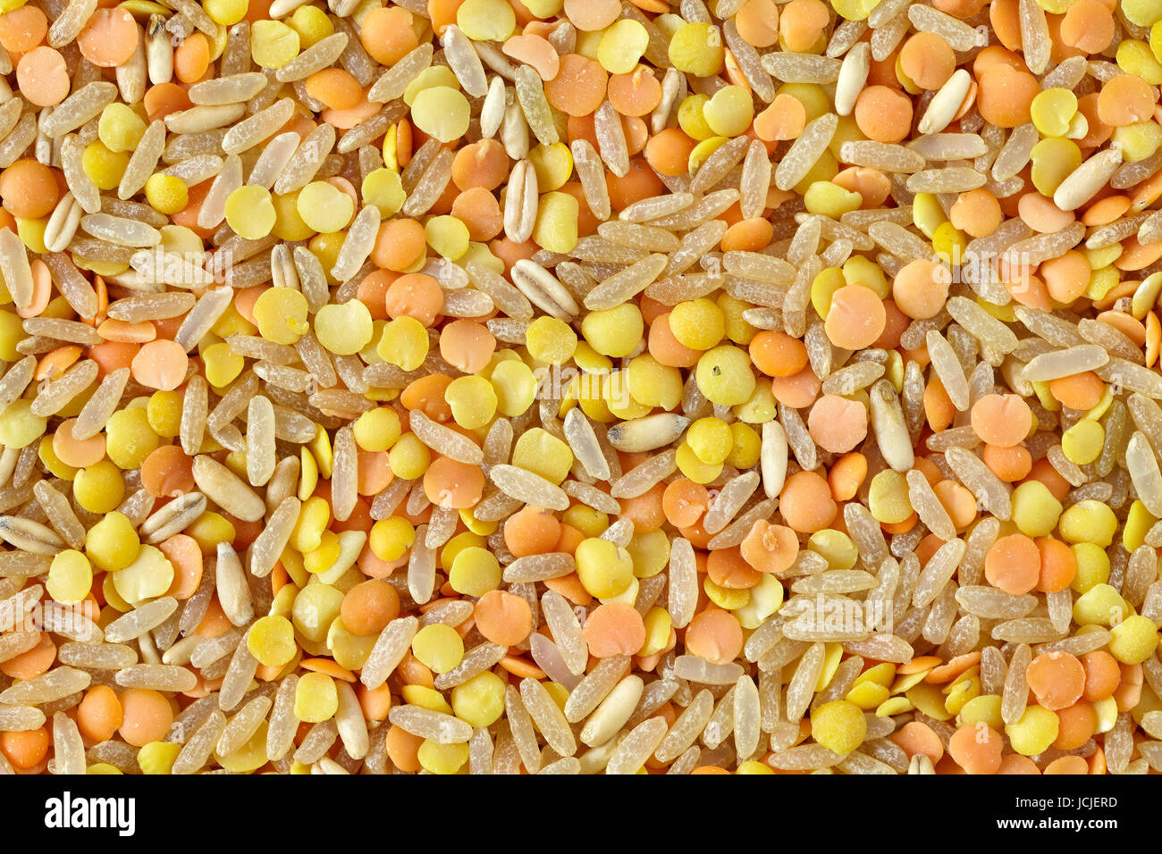Mix di riso tailandese, rosso e giallo le lenticchie e avena. Foto Stock