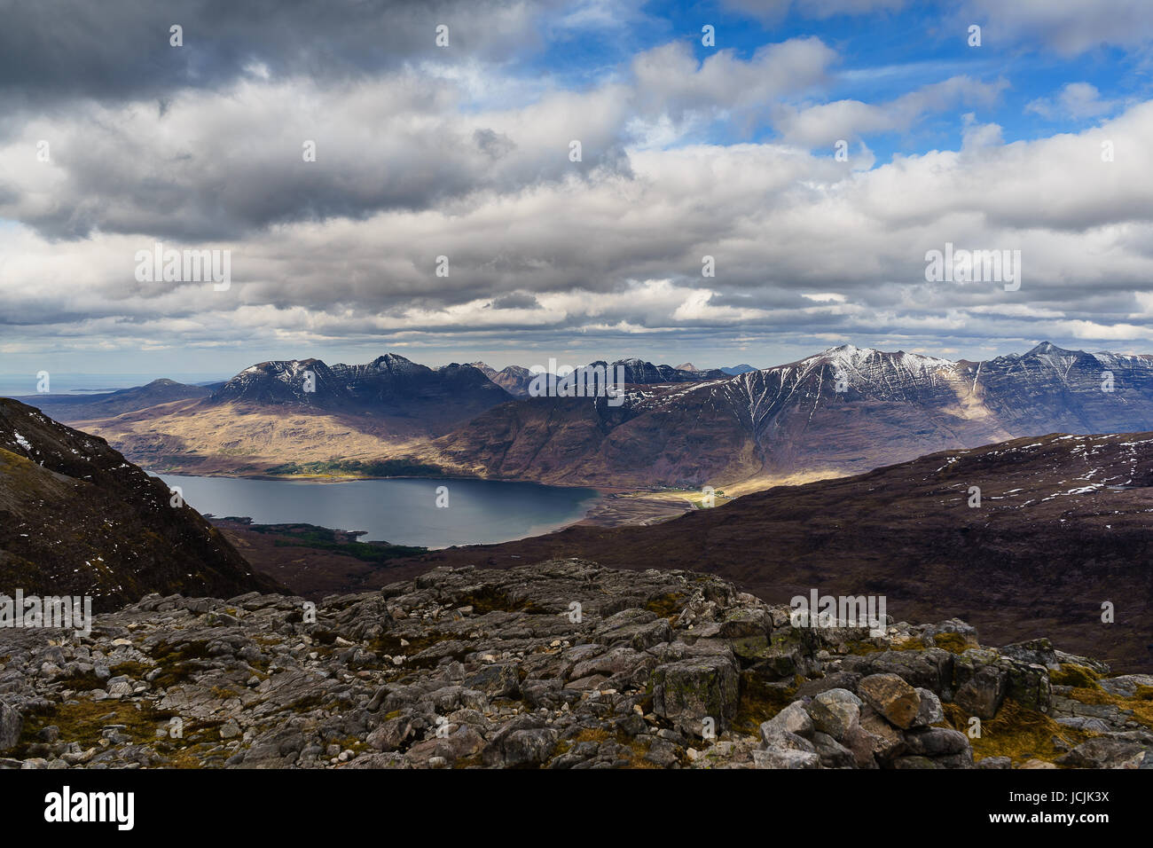 Liathach & Superiore Loch Torridon da Beinn Damh Foto Stock