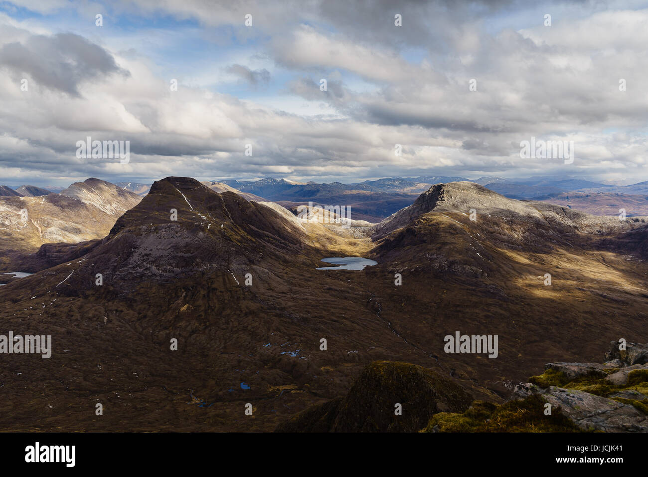 Maol Chean Dearg & Il Coulin Foresta Montagne Foto Stock