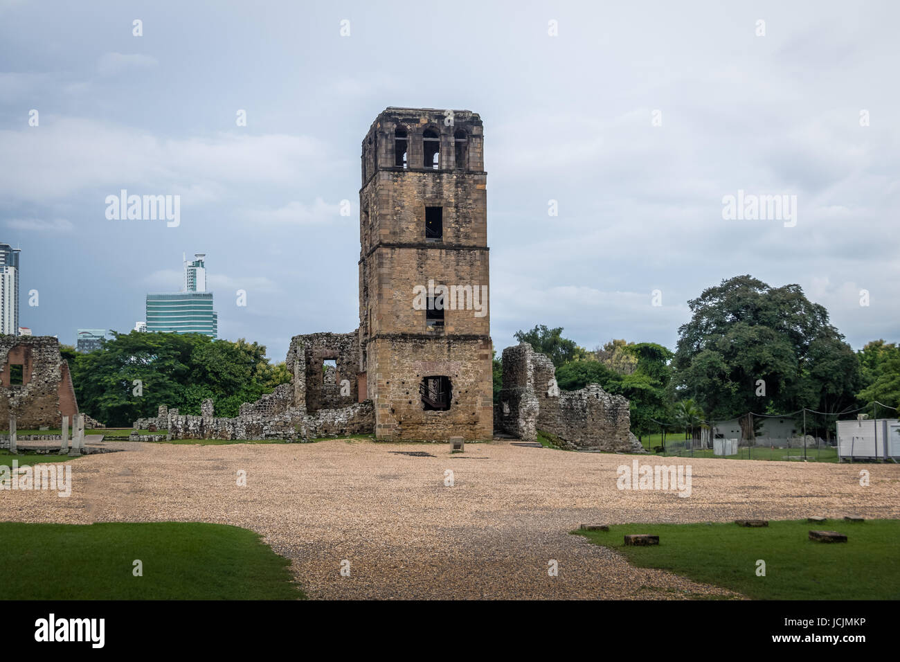 Ruderi della Torre della cattedrale a Panama Viejo rovine - Panama City, Panama Foto Stock