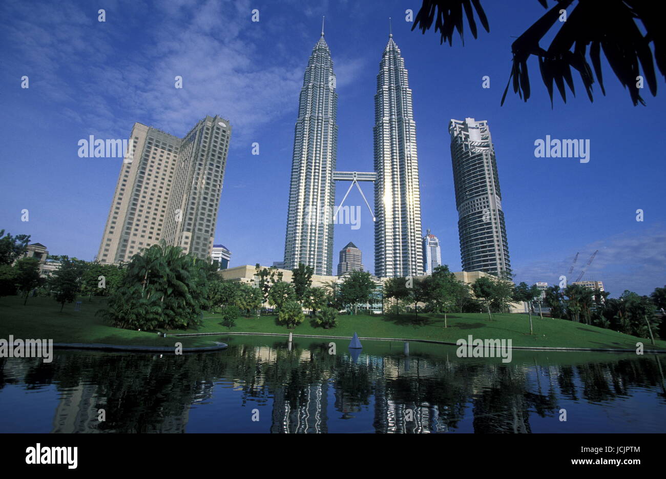 Die Petronas Twin Towers in der Hauptstadt Kuala Lumpur in Malesia in Suedost Asien. Foto Stock