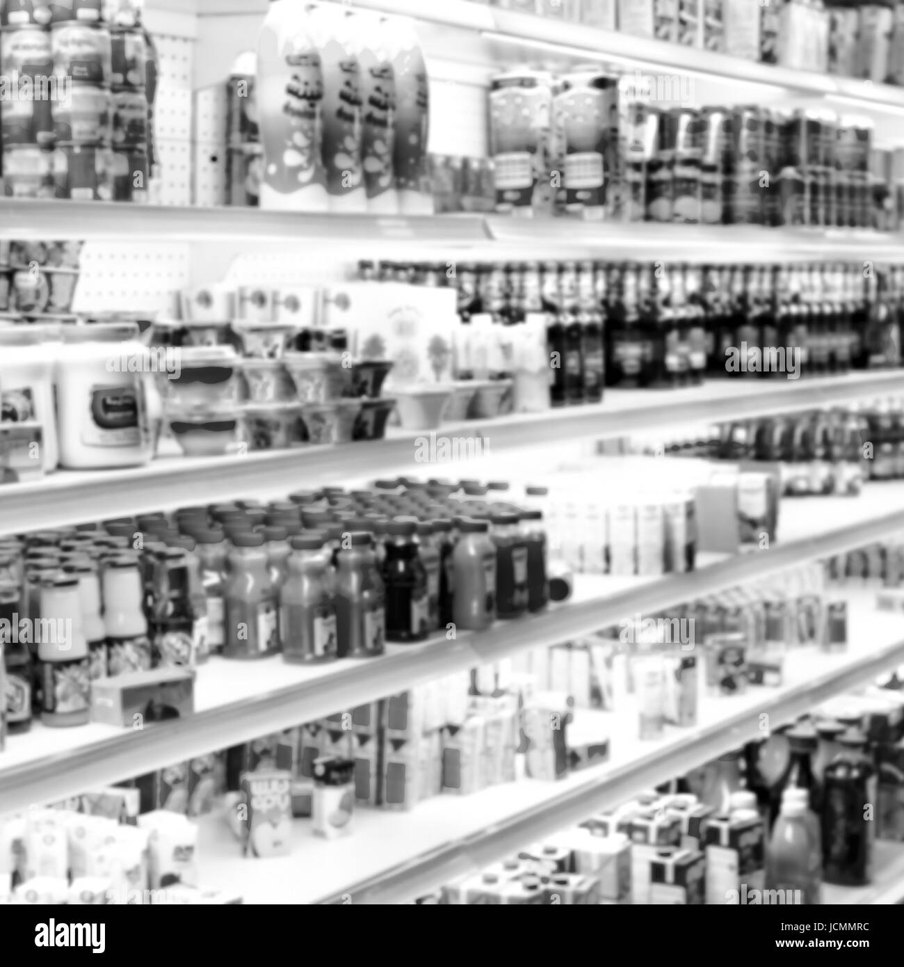 Piena di colori sfumati nel supermercato come shopping concetto di sfondo Foto Stock