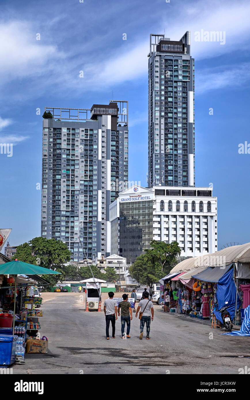 Alto edificio alberghiero a piu' piani Pattaya Thailandia Sud-Est Asiatico Foto Stock