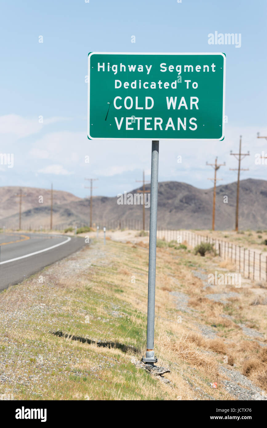Segno di dedizione negli Stati Uniti. 95, Veterans Memorial Highway, nel Nevada. Foto Stock