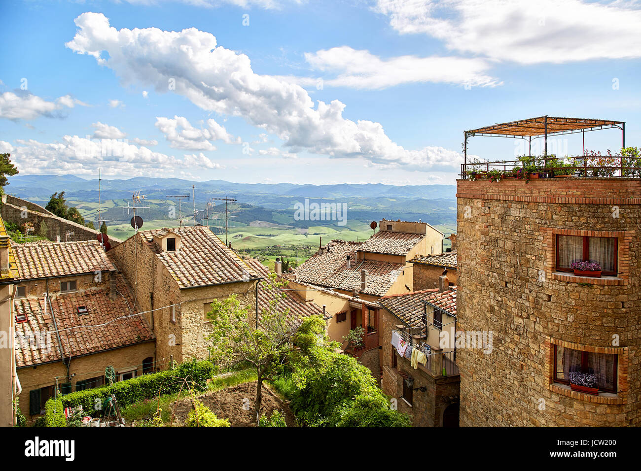 Vista panoramica della storica città toscana Volterra, Italia Foto Stock