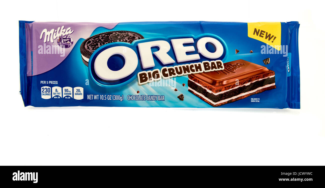 Winneconne, WI - 4 Giugno 2017: un pacchetto di Oreo big crunch bar un background isolato Foto Stock