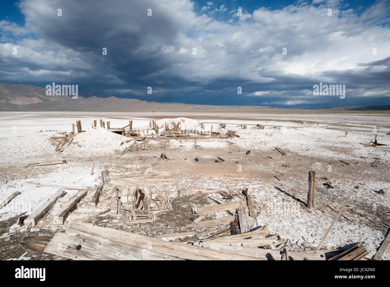 Resti di un sale operazione mineraria a Rodi Salt Marsh in Nevada. Foto Stock