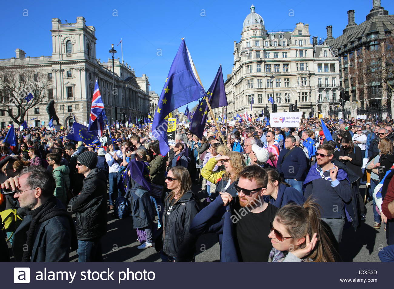 Una sezione della folla ad un pro-UE anti-Brexit rally vicino a Westminster nel 2017 Foto Stock