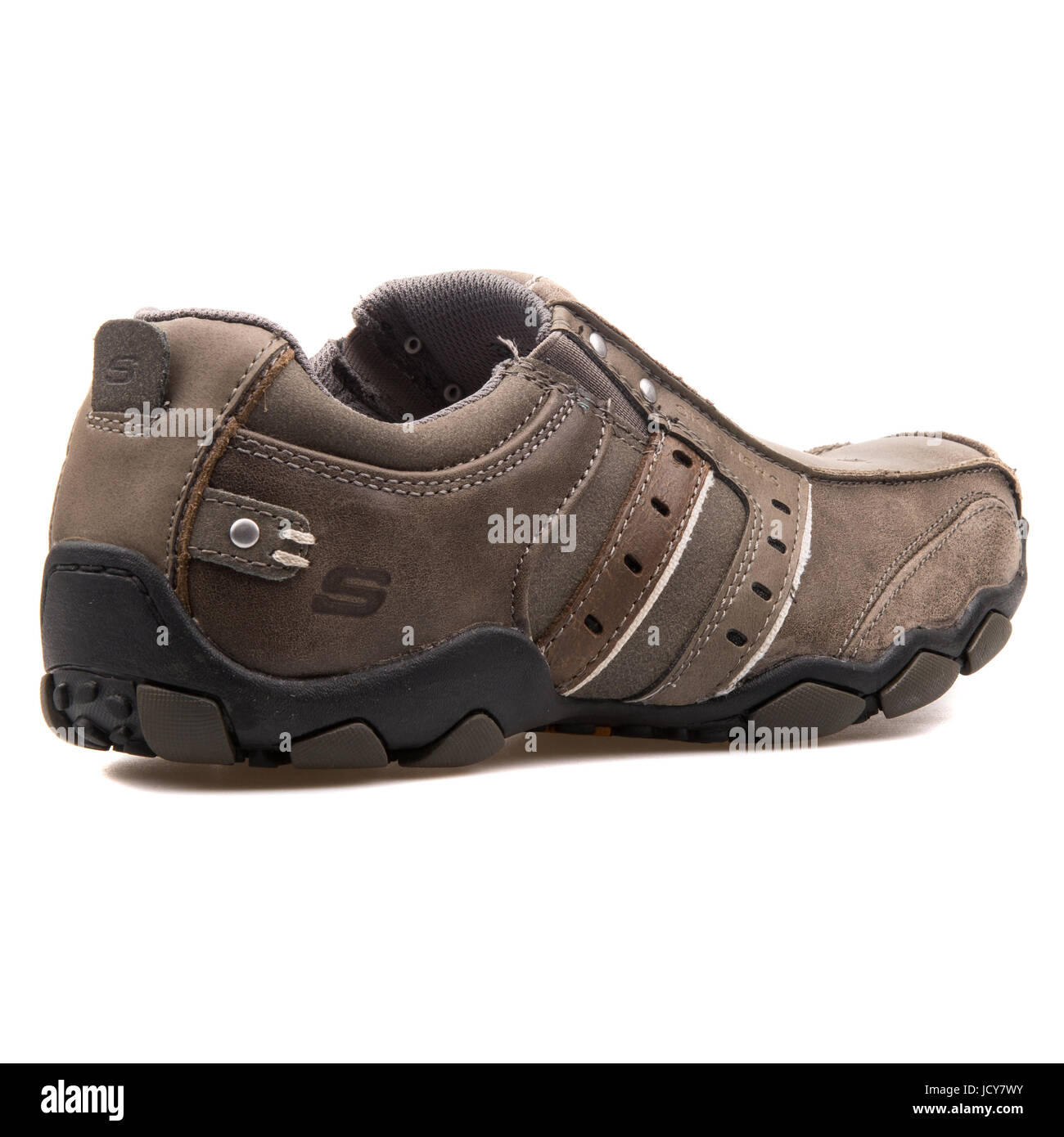 Diametro Skechers carbone uomo in pelle sport scarpe - 61779-CHAR Foto  stock - Alamy