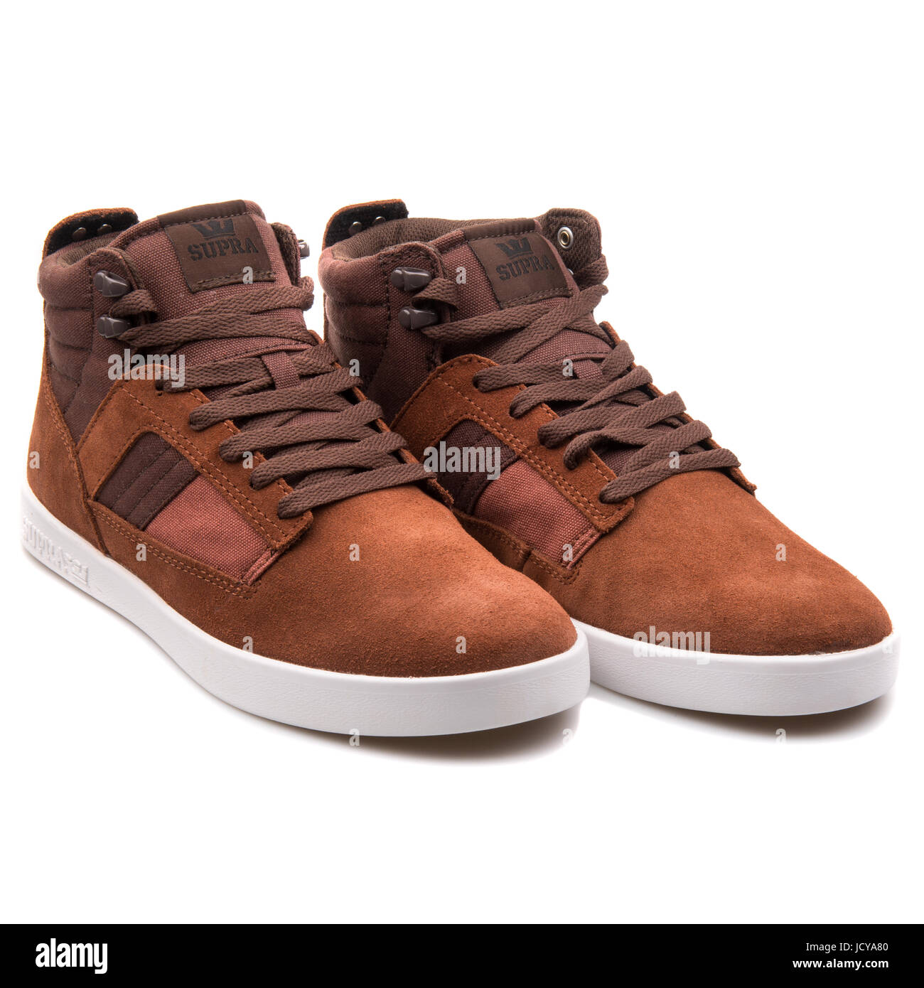 Supra Bandit marrone cioccolato bianco uomo scarpe sportive - S39044 Foto  stock - Alamy