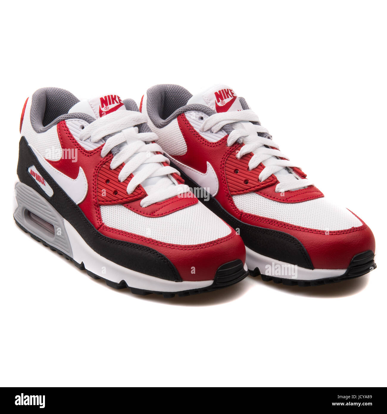 Nike Air Max 90 mesh (GS) bianco, rosso e nero della gioventù scarpe  running - 724824-102 Foto stock - Alamy