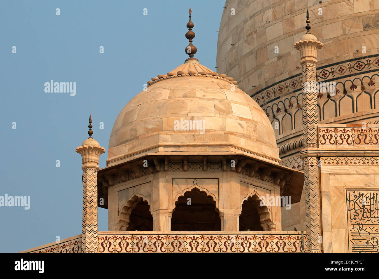 Dettagli architettonici del famoso Taj Mahal, Agra, India Foto Stock