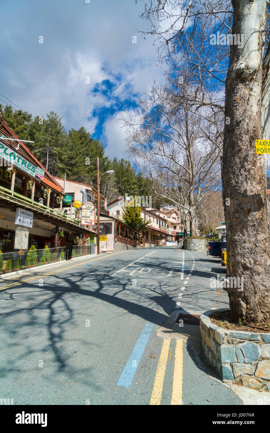 Verticale, Pano Platres village, Monti Troodos, Limassol District, Paphos, Cipro Foto Stock