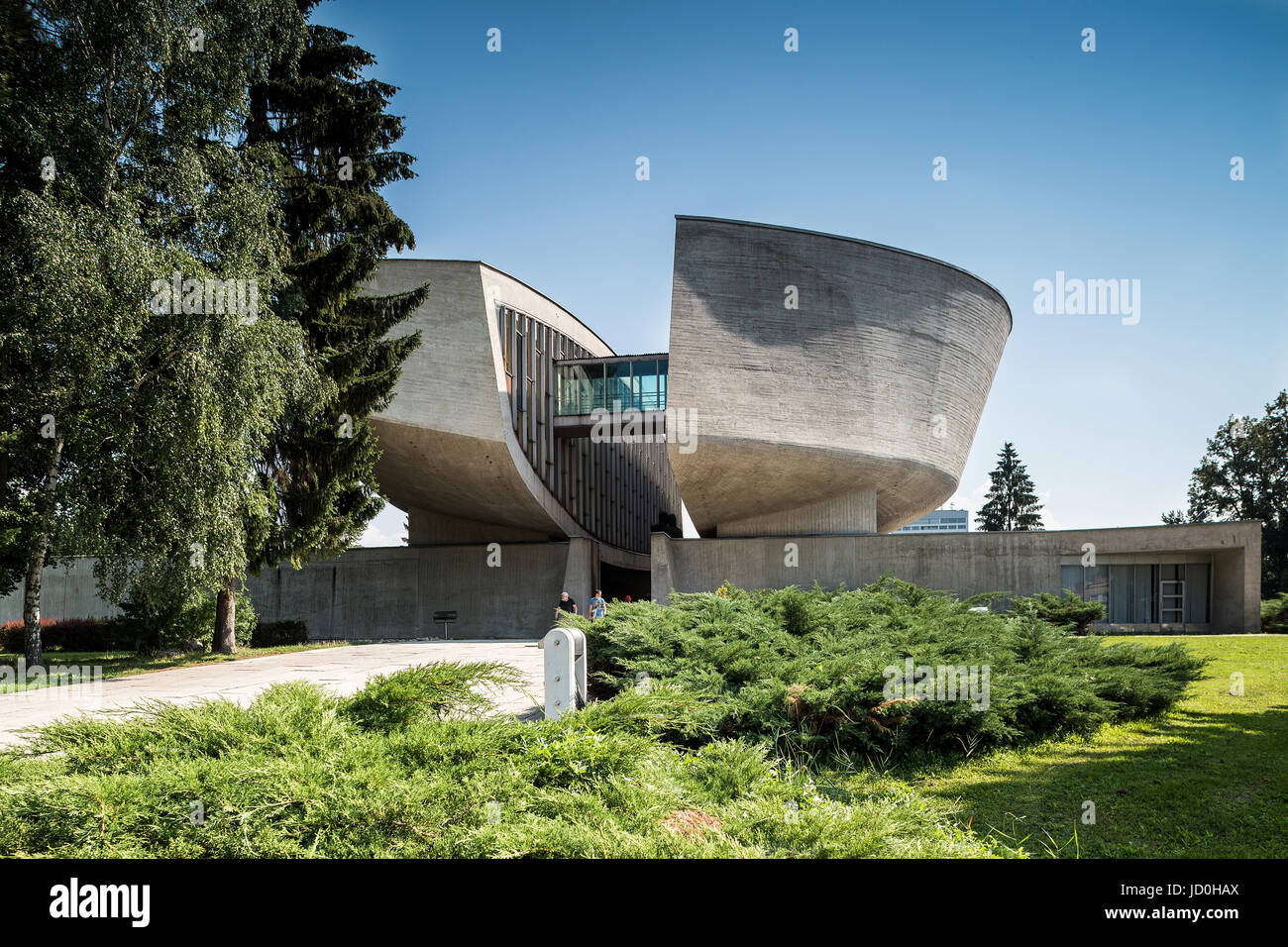 Banska Bystrica, Slovacchia - 07 agosto 2015: moderno edificio del Museo della Rivolta Nazionale Slovacca di Banska Bystrica, Slovacchia Foto Stock
