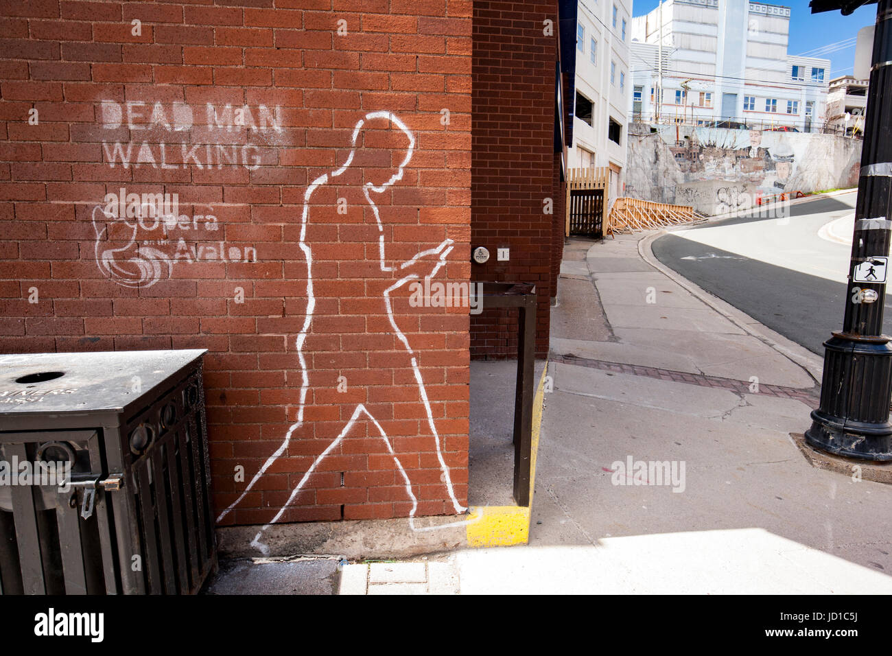 Dead Man Walking Chalk delinea in strade di San Giovanni, Terranova, Canada Foto Stock