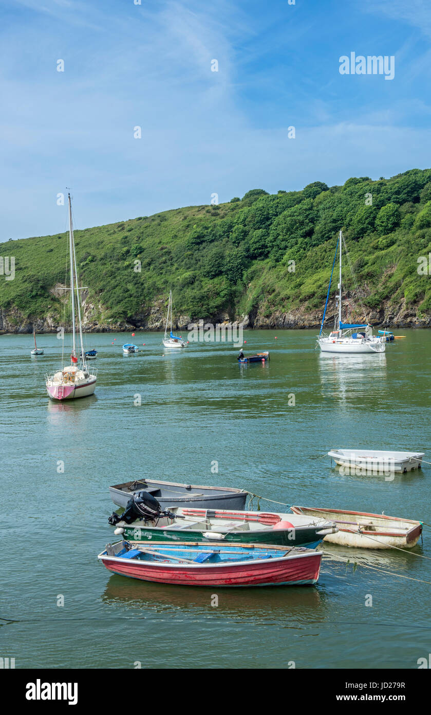 Solva Creek Il Pembrokeshire Coast con barche ormeggiate Foto Stock