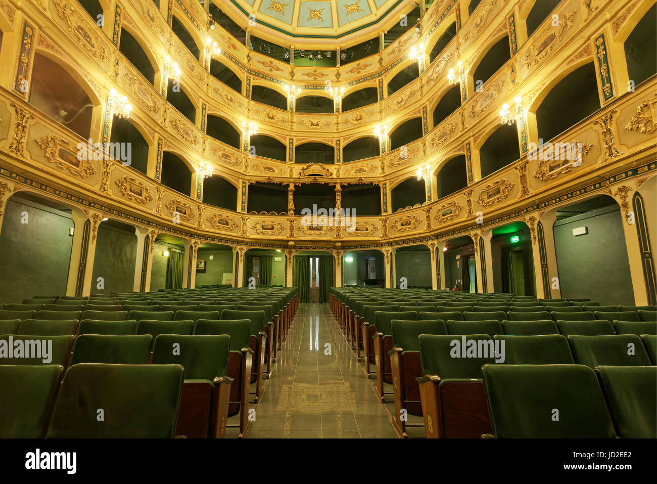 Decorate in oro auditorium, il Teatro Manoel, Maltese il Teatro Nazionale, La Valletta, Malta Foto Stock