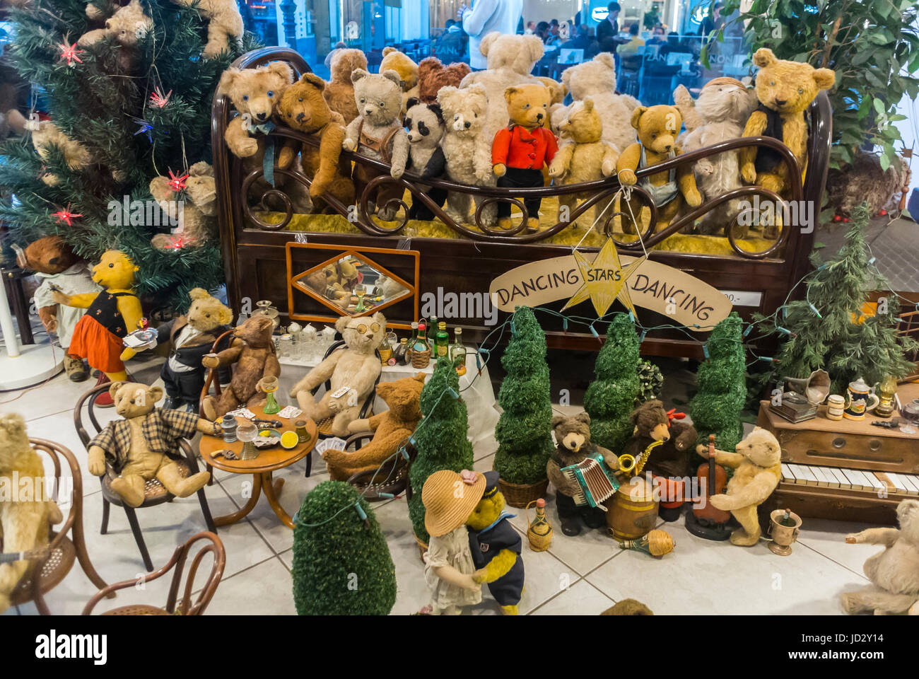 Vienna, Austria, negozi, giocattoli d'epoca, "Galerie ambiente Stephanplatz", vetrine del negozio Foto Stock