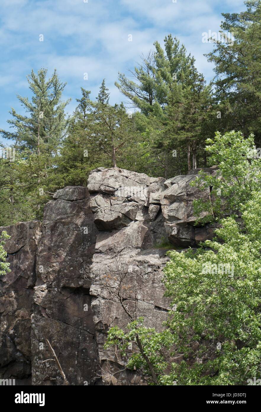 Il vecchio uomo di Dalles, una formazione di roccia lungo il St. Croix nel fiume Taylors Falls, MN, Stati Uniti d'America. Foto Stock