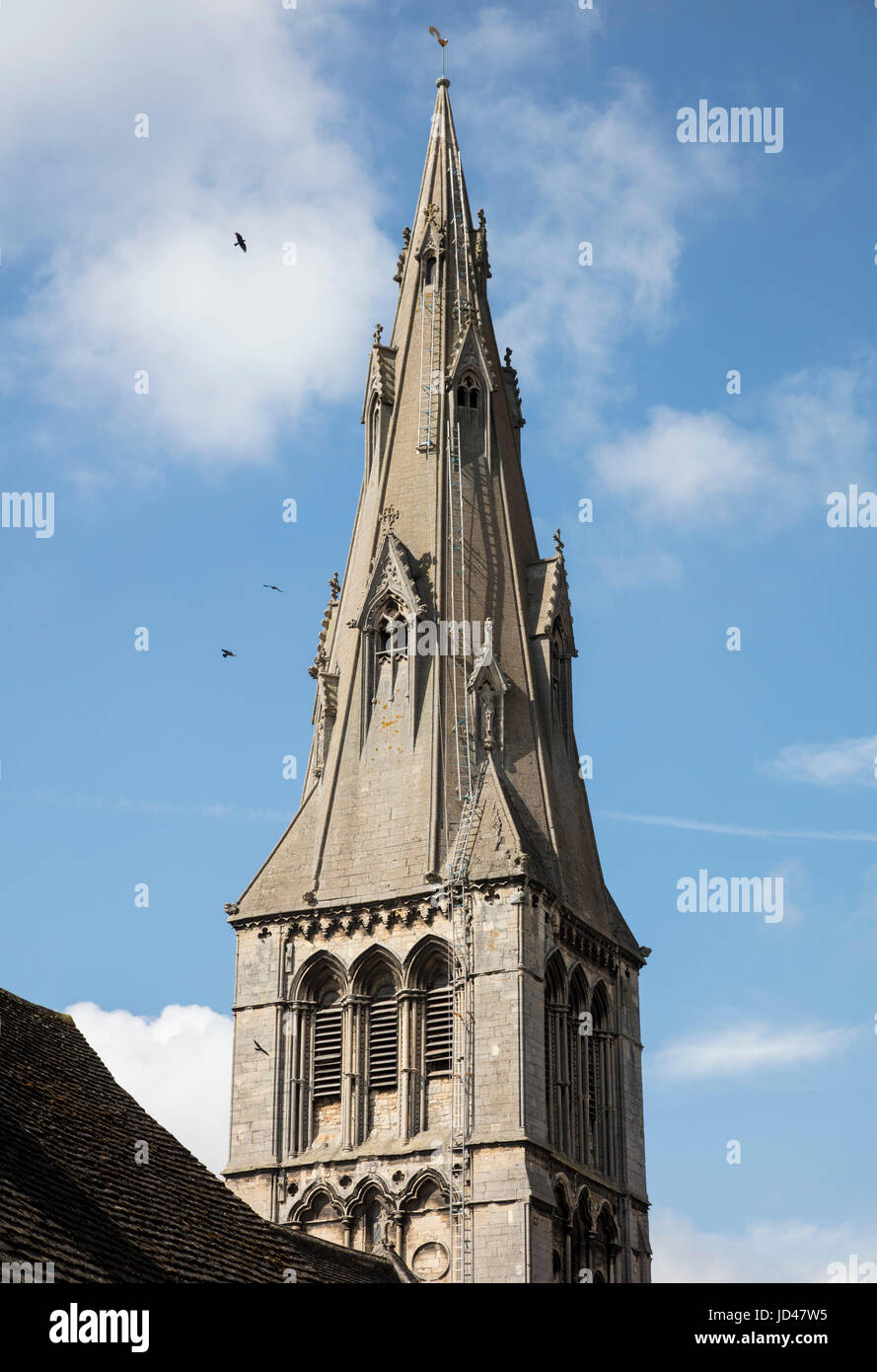 La formazione di scale Scala verso il cielo su la Chiesa di Santa Maria la guglia Stamford Foto Stock