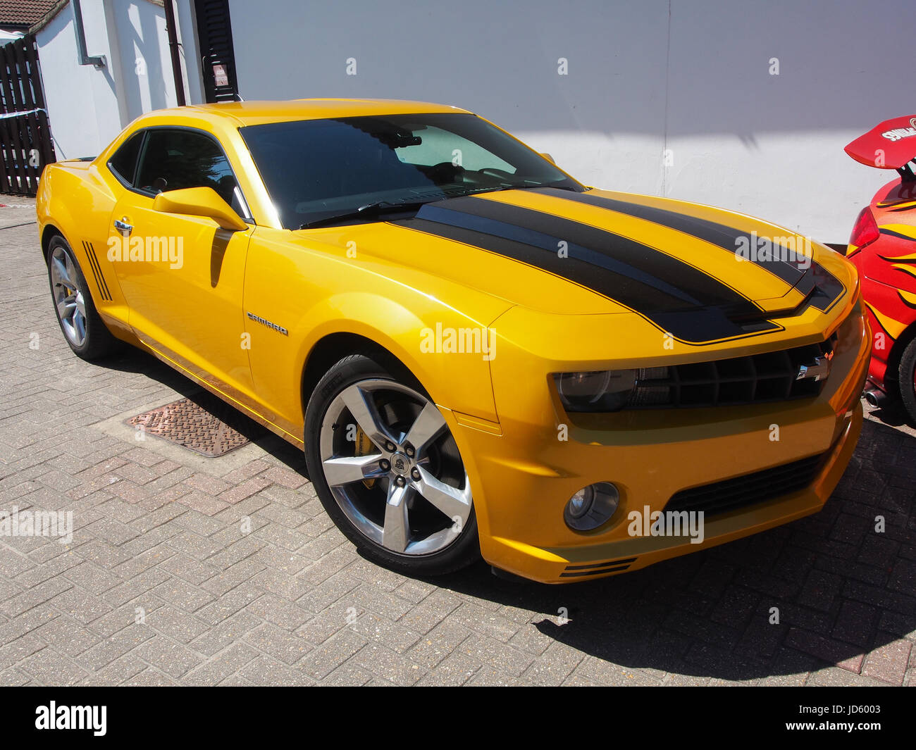 Una Chevrolet Camaro verniciato nei colori del trasformatore Bumblebee Foto Stock