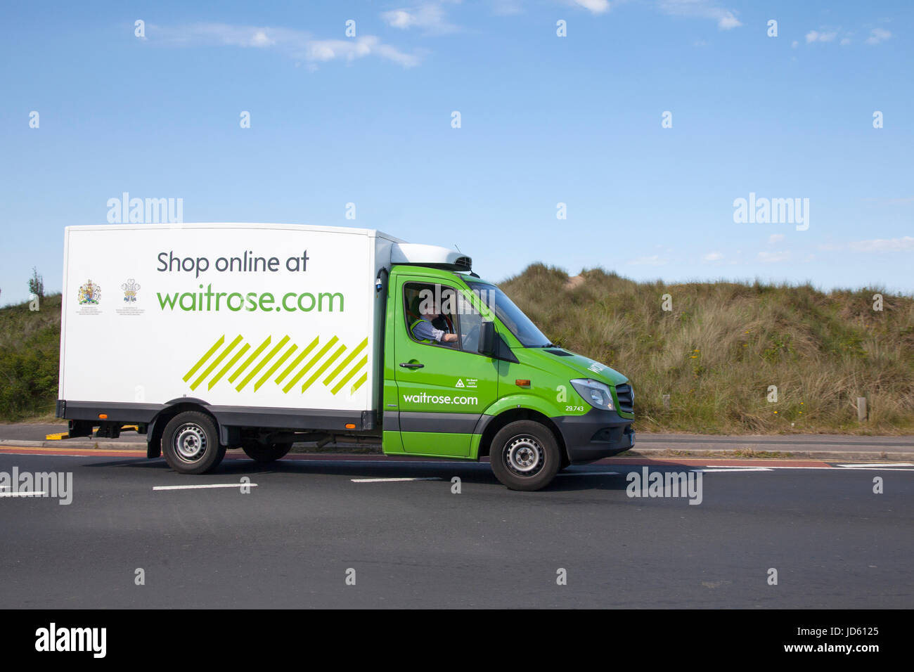 Waitrose supermercato cibo carrello, negozio di consegna veicoli, consegna a domicilio, chorley, lancashire, Regno Unito Foto Stock