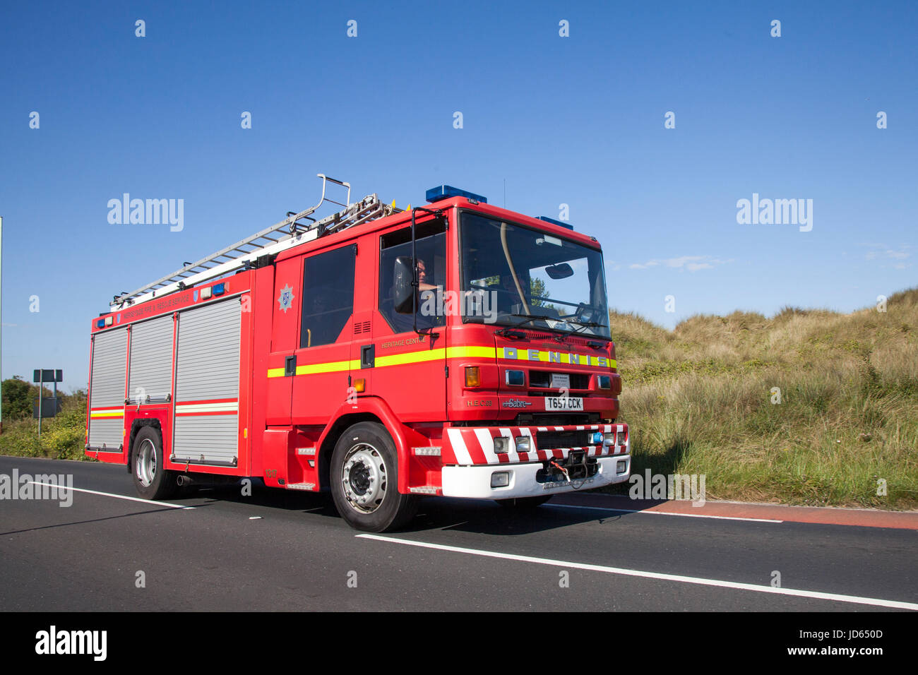 Anni '1999 90 '90 Dennis Fire Engine  Classic, veicoli d'epoca restaurati da collezione in arrivo per il Woodvale Rally, Southport, Merseyside, Regno Unito. Foto Stock