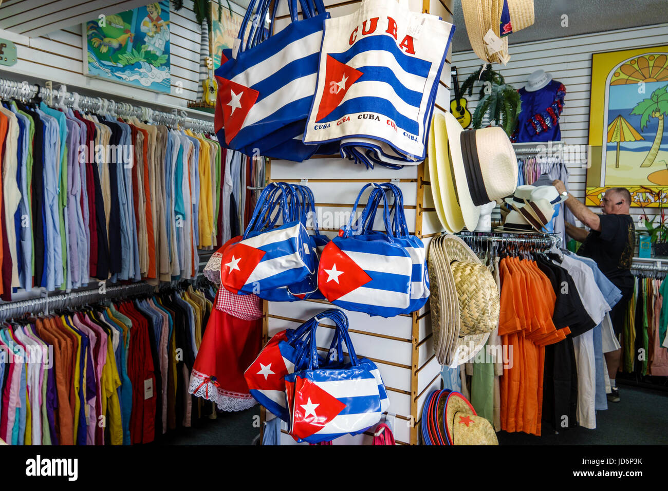 Miami Florida,Little Havana,Sentir Cubano,store,shopping shopper shopping shopping negozi mercato mercati di mercato acquisti di vendita, negozi al dettaglio autobus Foto Stock