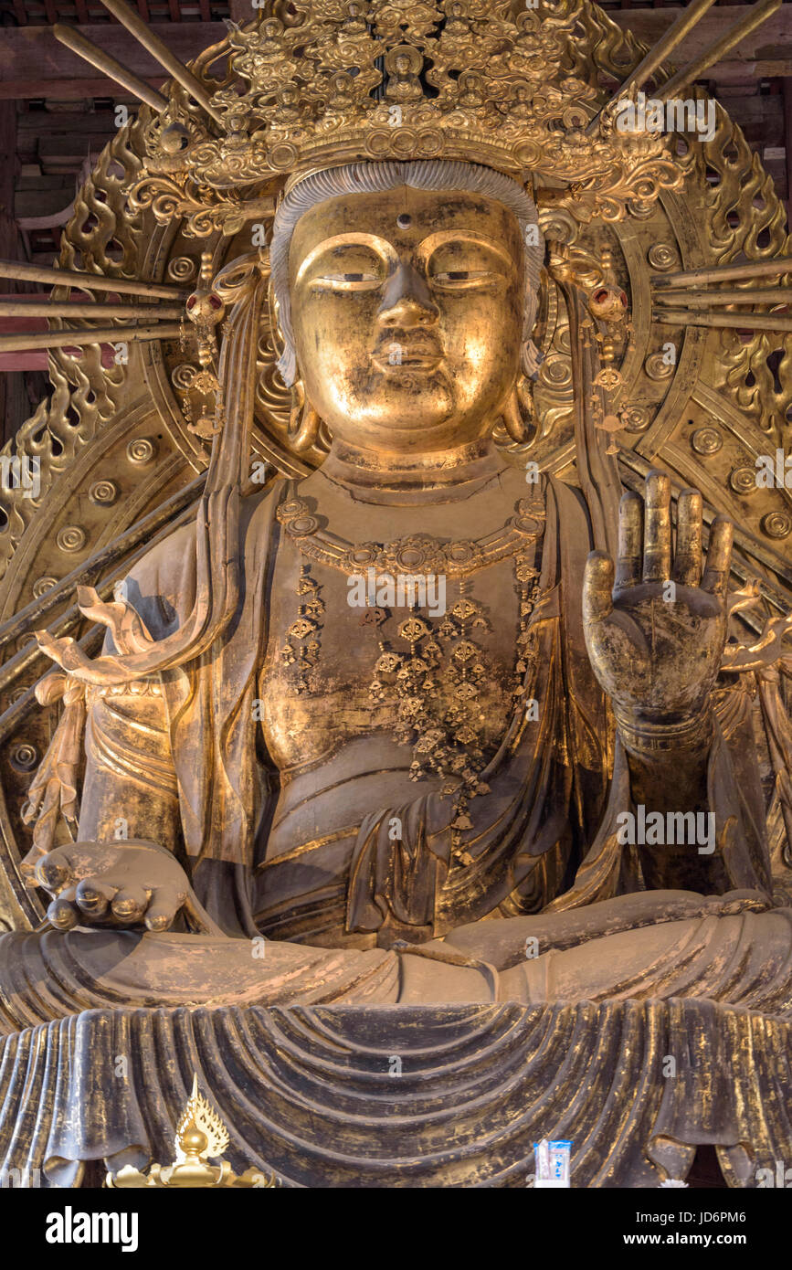 Tōdai-ji Est Grande Tempio Dorato statua di Buddha. Foto Stock