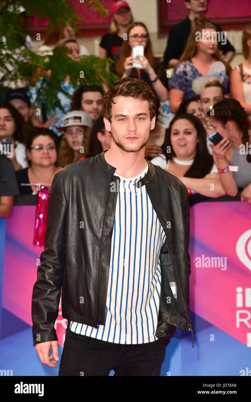 Toronto, Ontario, Canada. Il 18 giugno, 2017. BRANDON FLYNN arriva a 2017 iHeartRADIO MuchMusic Video Awards a MuchMusic HQ su Giugno 18, 2017 a Toronto Credit: Igor Vidyashev/ZUMA filo/Alamy Live News Foto Stock