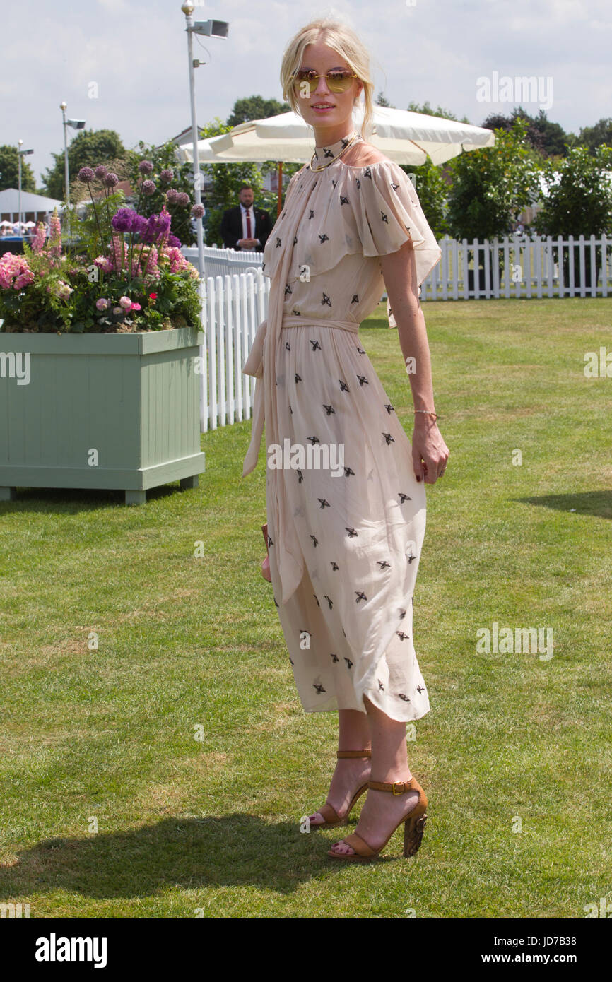 Cartier Queen's Cup Polo, Protezioni Polo Club, Egham, Surrey, Regno Unito 18 Giugno 2017 Caroline Winberg entro il contenitore di VIP a questo anni Cartier della regina Polo Cup finale. Credito: Clickpics/Alamy Live News Foto Stock