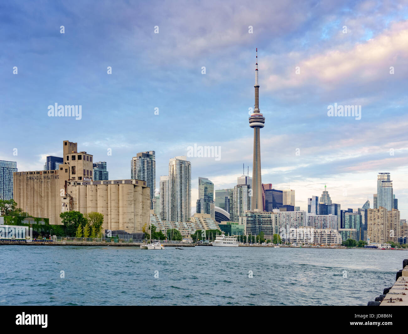 Scena urbana, paesaggio e punto di riferimento al giorno, Toronto, Ontario, Canada. fotografia aerea da ontario canada 2016 Foto Stock