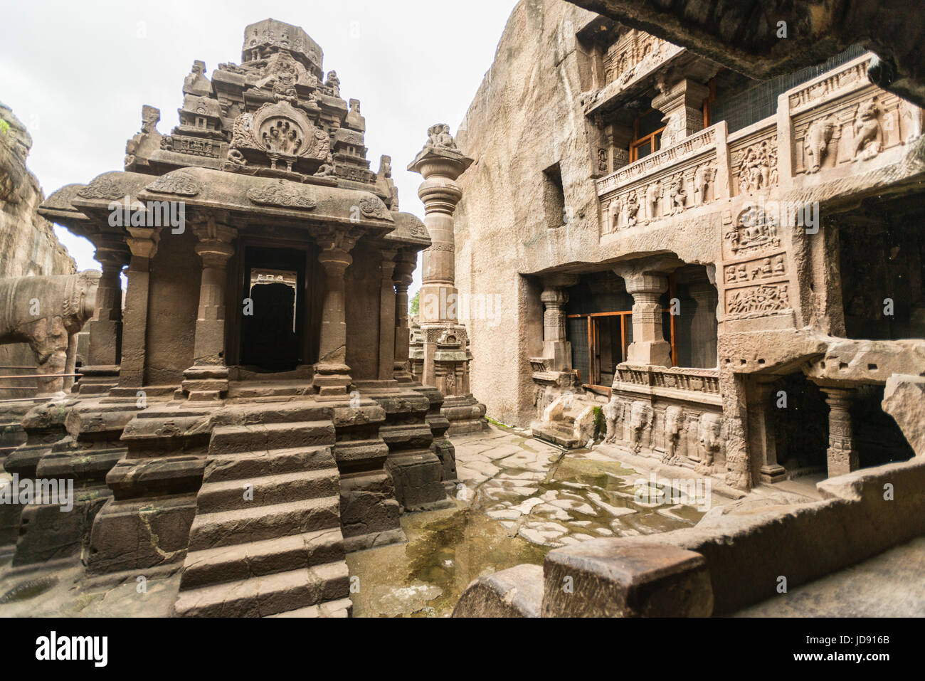 Grotte di Ellora è uno dei più grandi del mondo l'uomo fatto di rock cut grotte e monastero e i siti del Patrimonio Mondiale UNESCO. Foto Stock