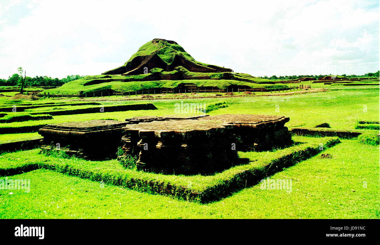 Sito architettonico di paharpur buddist monastero nel distretto settentrionale di naogan .costruito durante la regola pala dinastia. era la più grande sede di bu Foto Stock
