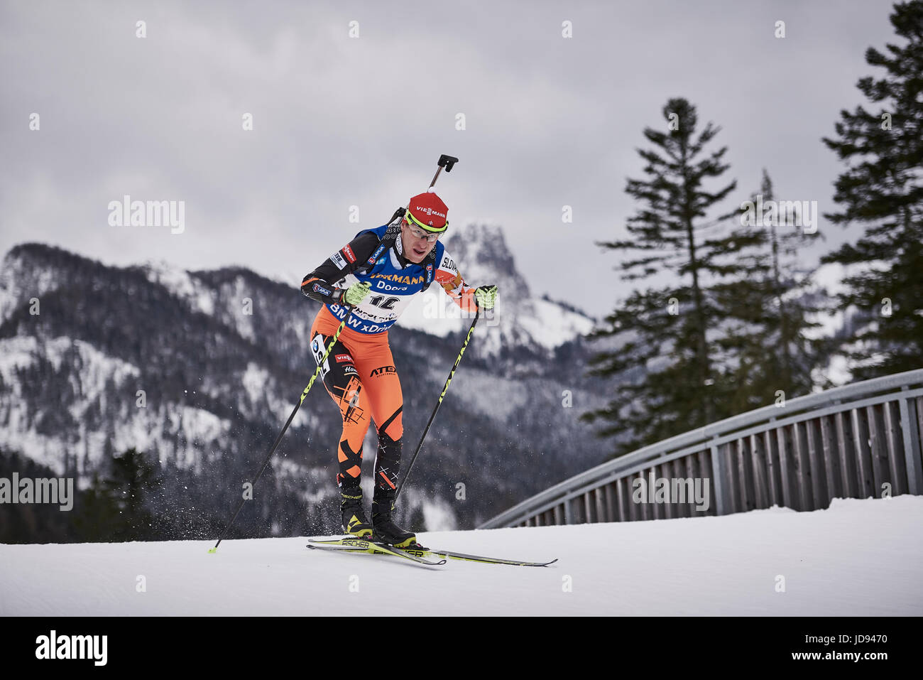 Martin Otcenas della Slovacchia presso la BMW IBU Coppa del Mondo di Biathlon Ruhpolding 2017 durante gli uomini la gara sprint. Foto Stock