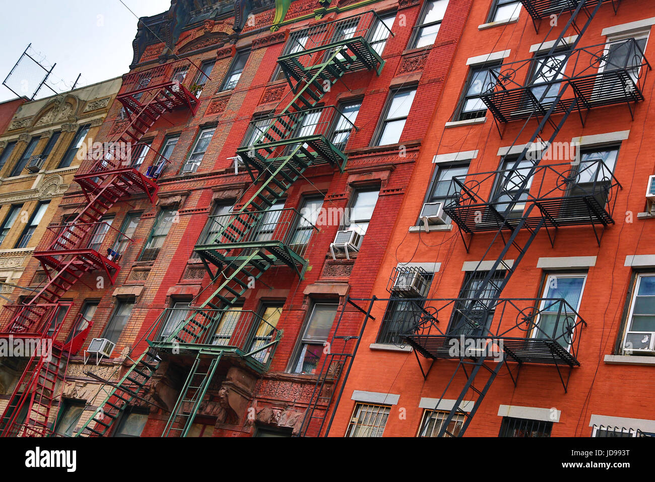 Incendio in metallo sfugge nella Chinatown di New York City, New York, Stati Uniti d'America Foto Stock