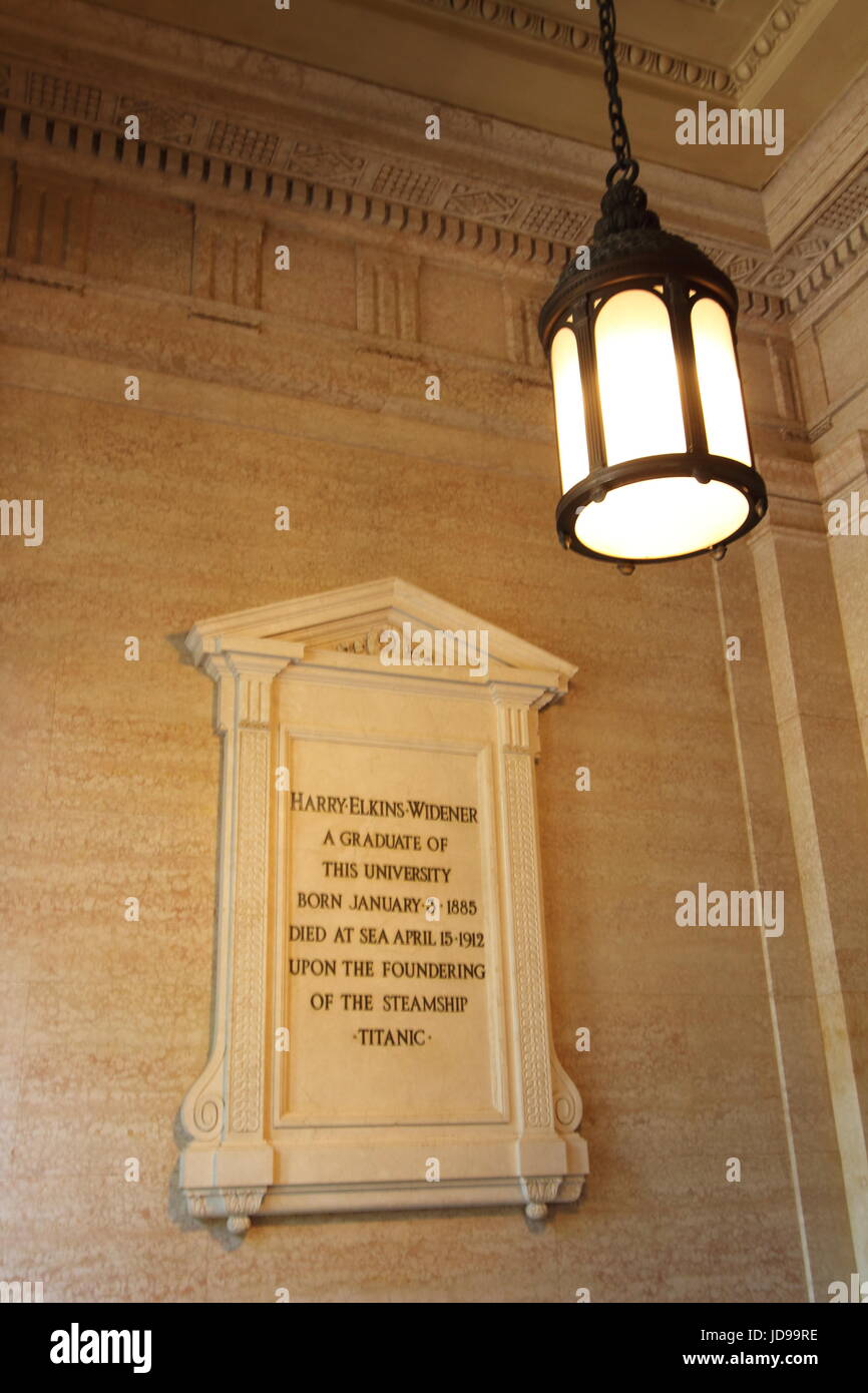 Il cartellone in biblioteca Widener presso la Harvard University Foto Stock